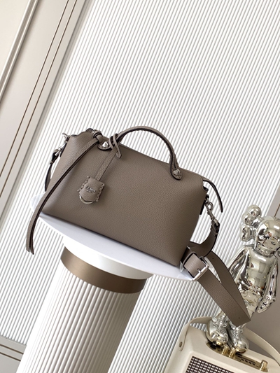 フェンディバッグ正面デザイン